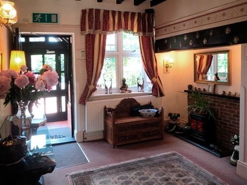 Vulcan Lodge Guest House Horley Dış mekan fotoğraf